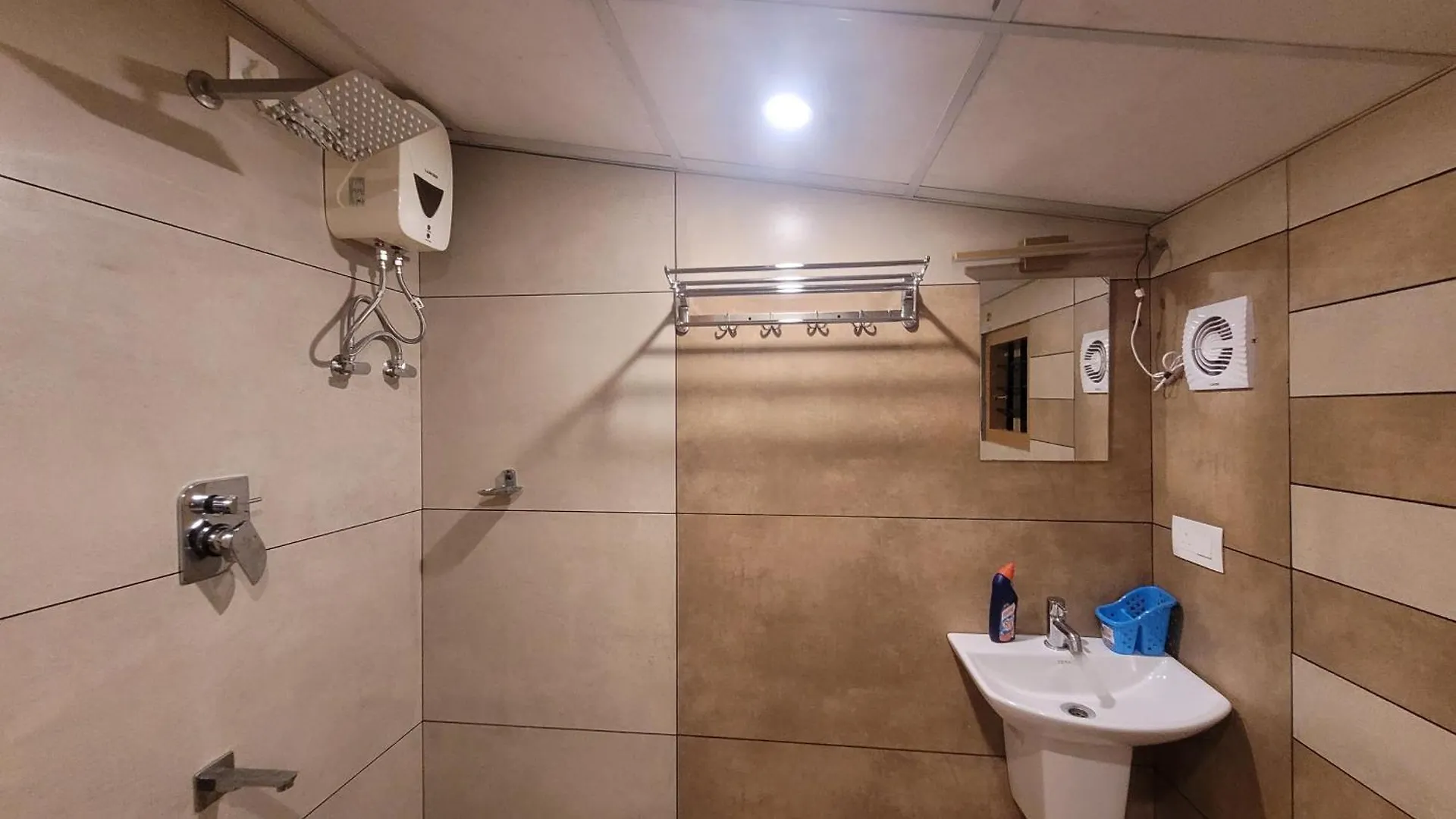 Newcastle Holidays Resorts-First Floor With 2 Bedrooms Living Dining Balcony-6 Guests- Near Munnar Idukki Kumudi