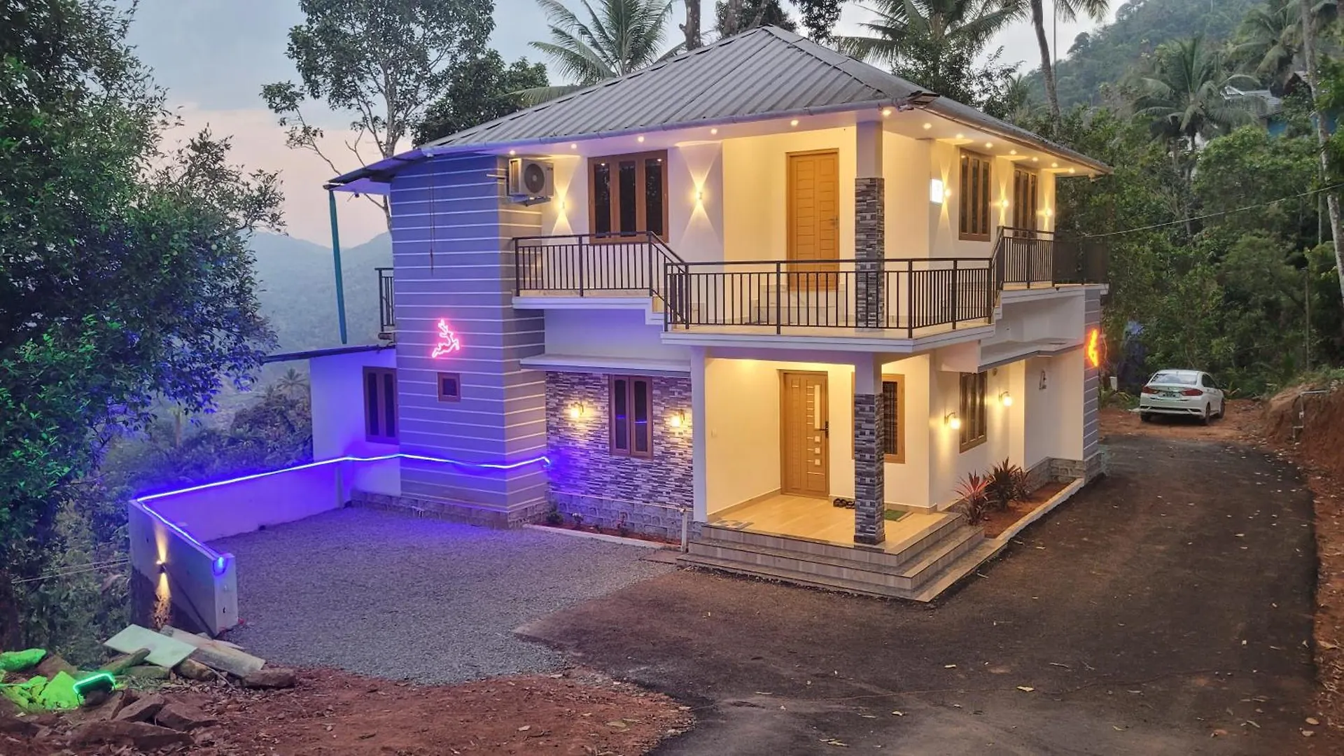 Newcastle Holidays Resorts-First Floor With 2 Bedrooms Living Dining Balcony-6 Guests- Near Munnar Idukki Kumudi 0*,  印度