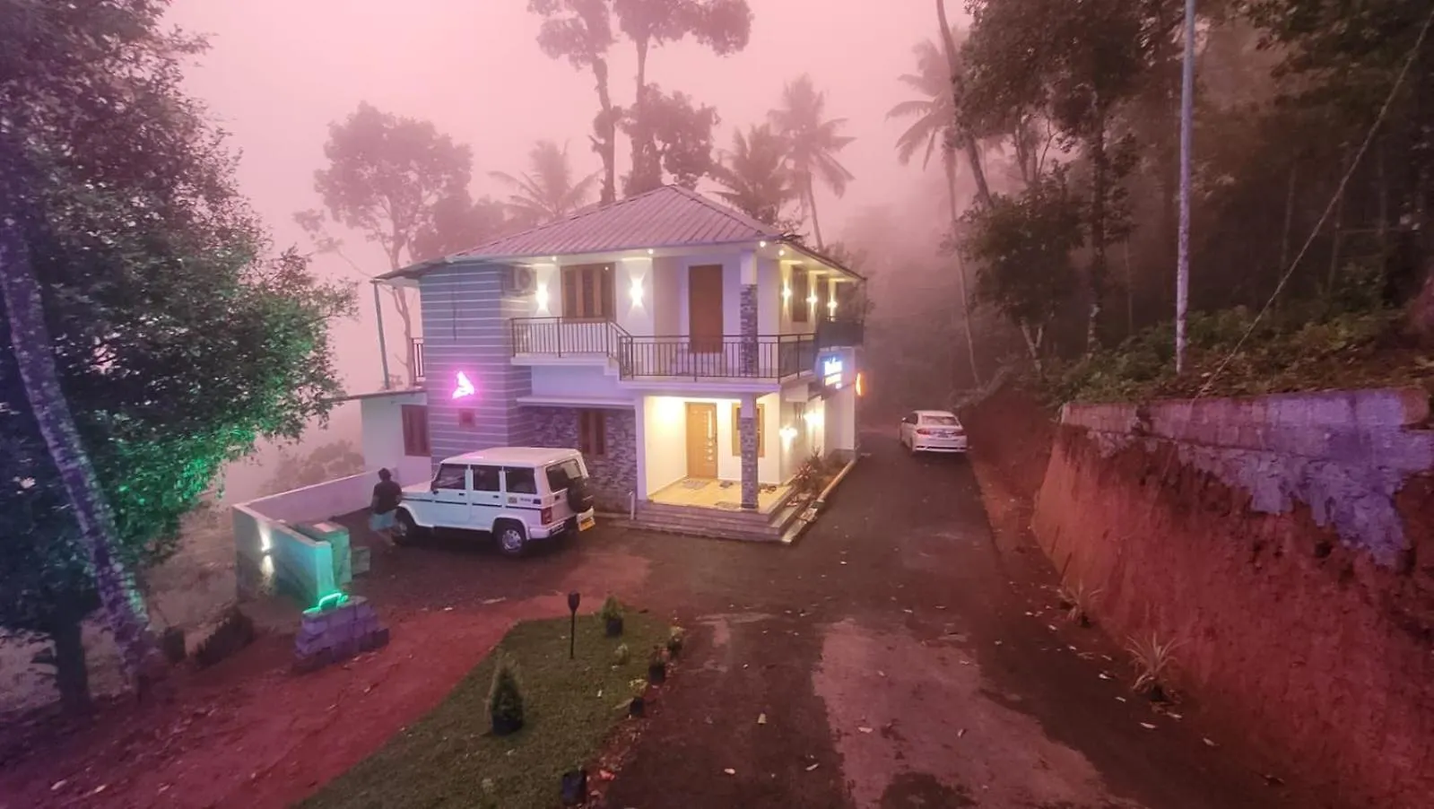 Newcastle Holidays Resorts-First Floor With 2 Bedrooms Living Dining Balcony-6 Guests- Near Munnar Idukki Kumudi